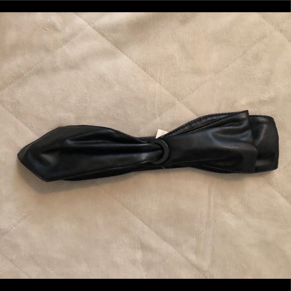 New York & Company waist belt NWT